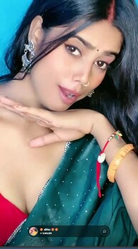 Tango Premium 121 Live, Spreading Full Pussy With Face